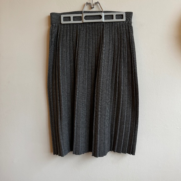 ZARA Grey Knit Pleated Skirt - Picture 1 of 4